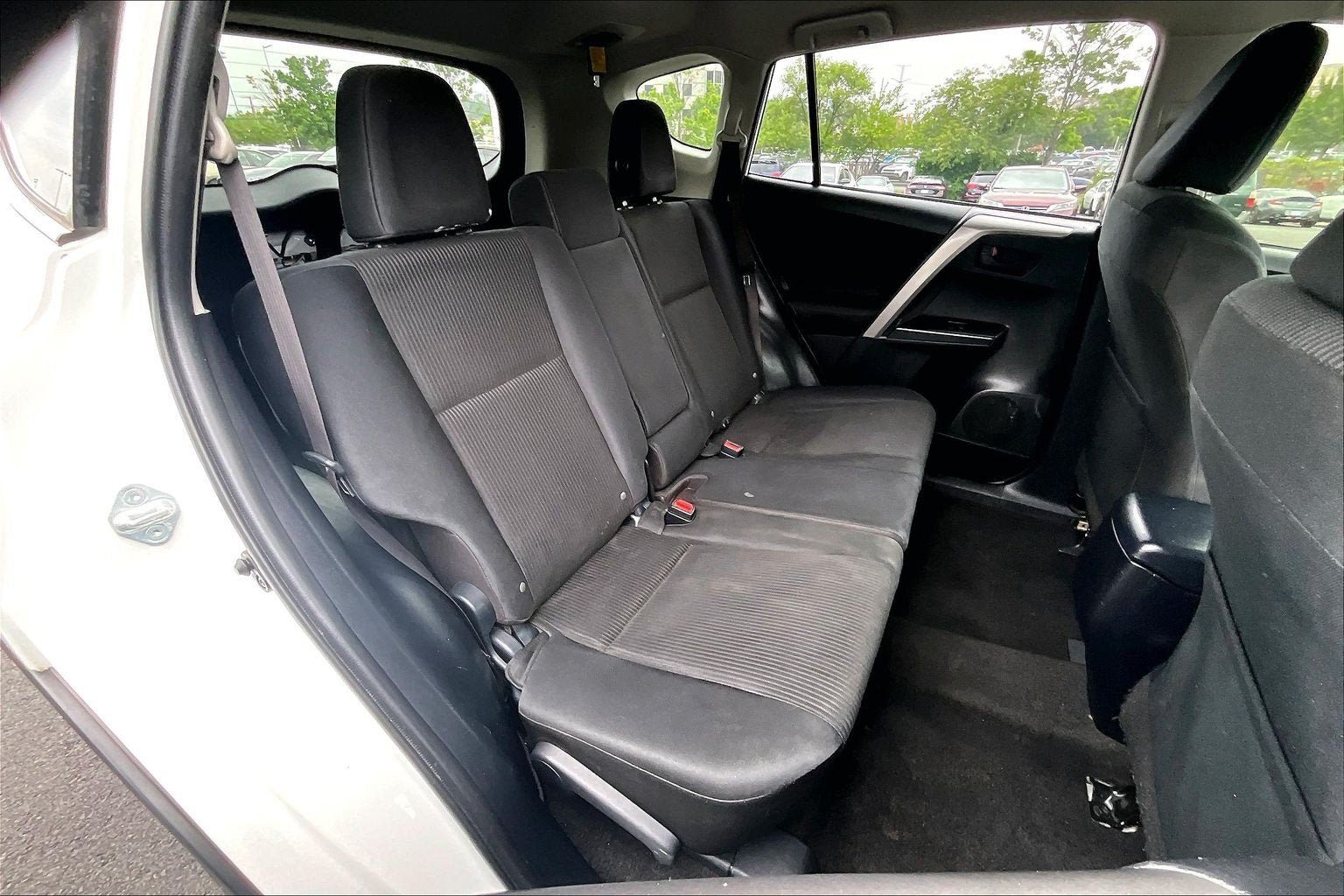 Used 2016 Toyota RAV4 LE AWD/4WD image 25