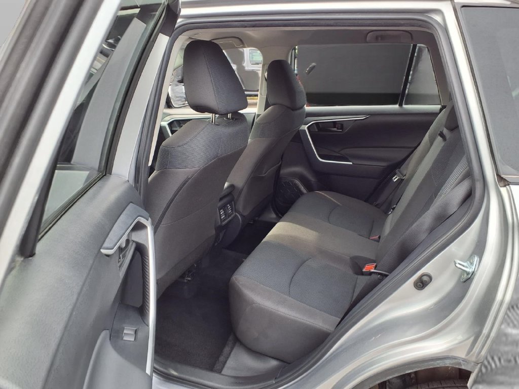 Used 2025 Toyota RAV4 LE AWD/4WD image 24