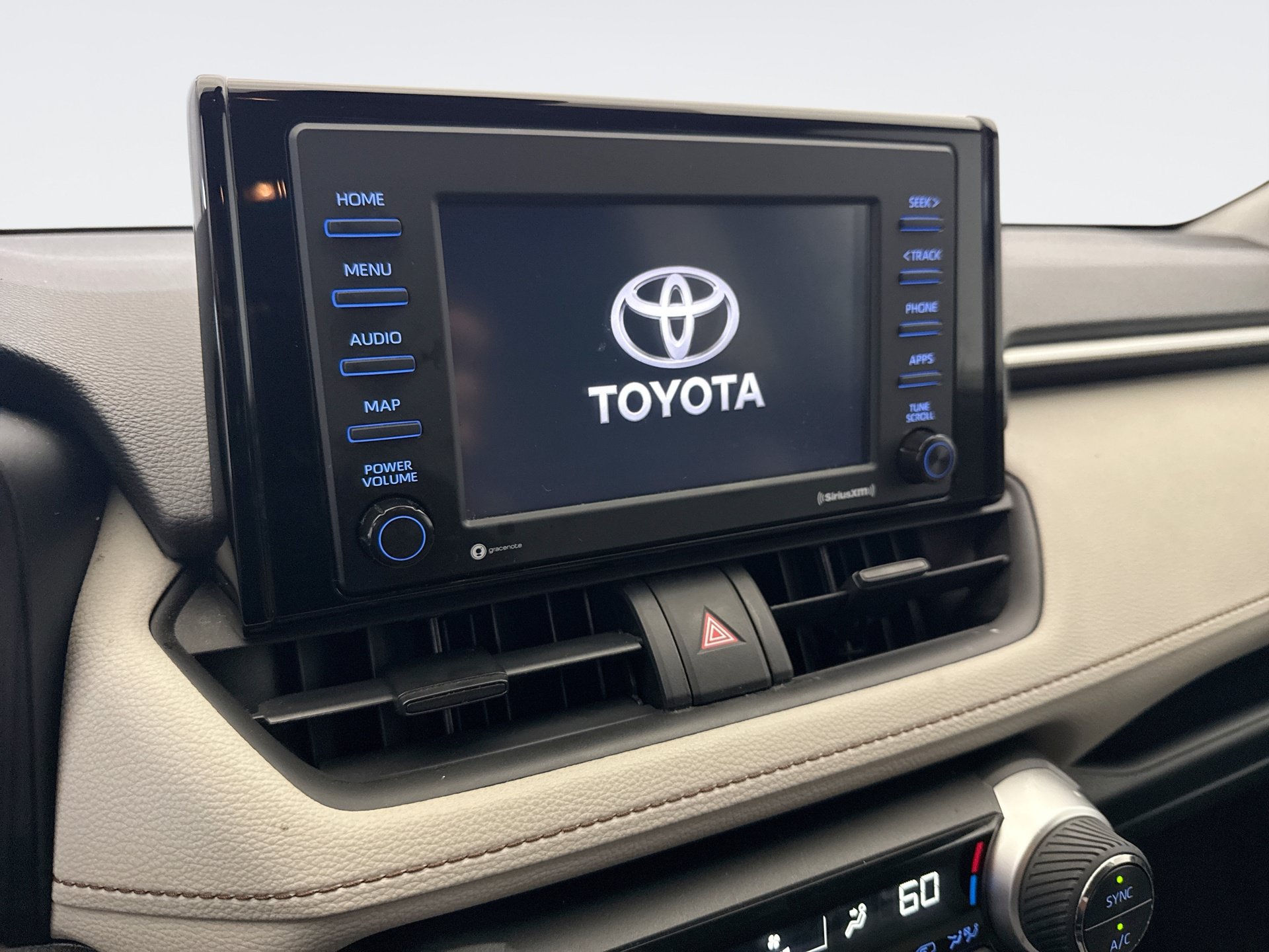 Used 2021 Toyota RAV4 XLE AWD/4WD image 14