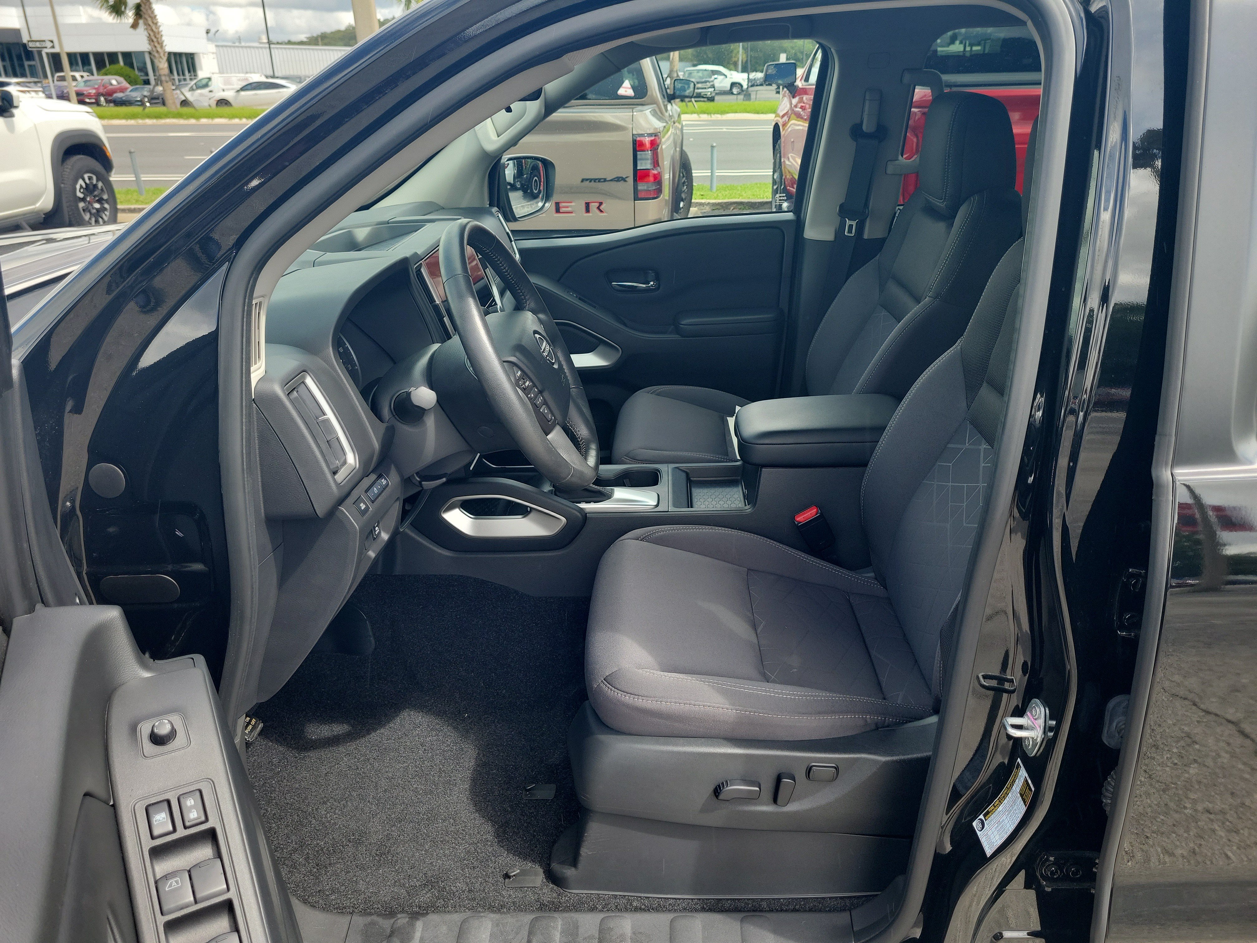 Certified 2025 Nissan Frontier SV w/ SV Convenience Package RWD image 11