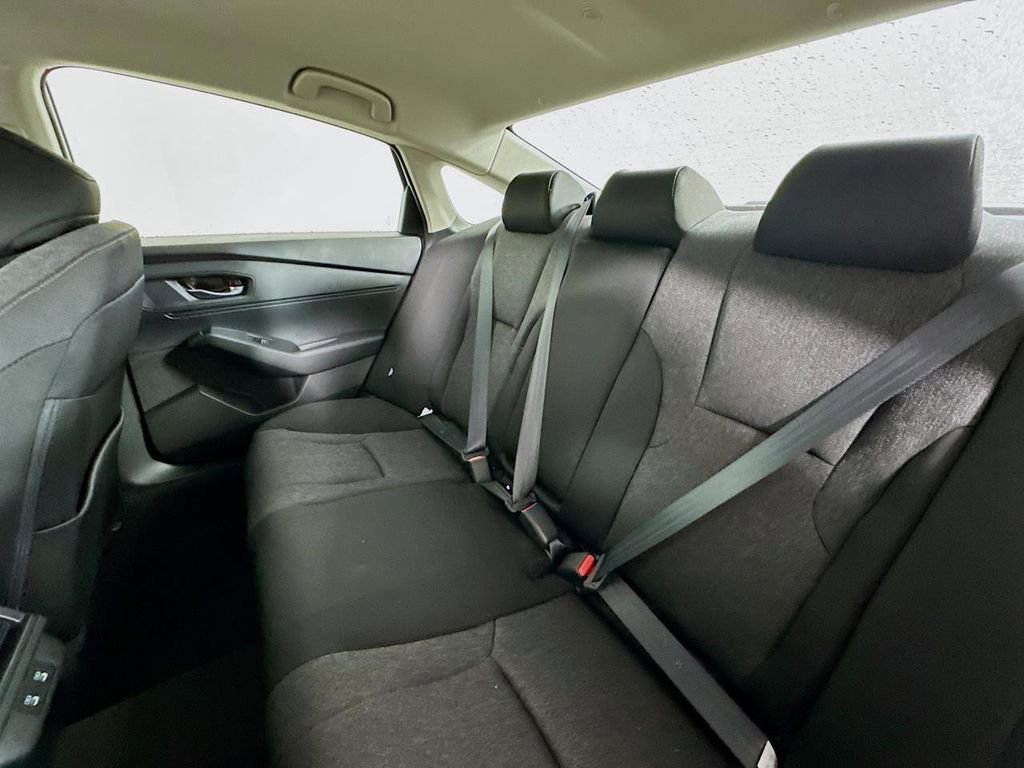 Certified 2025 Honda Accord LX image 17