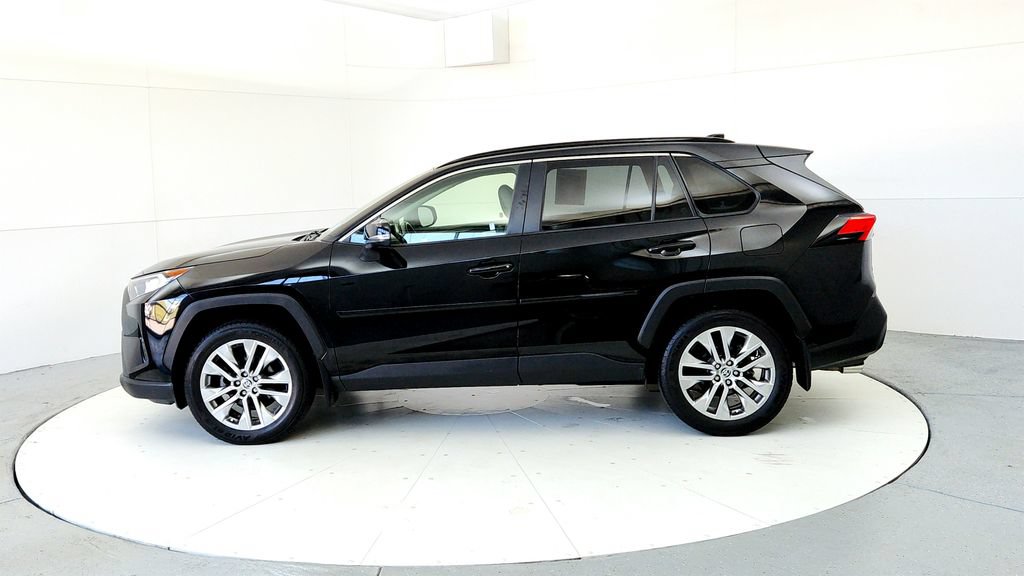 Used 2021 Toyota RAV4 XLE Premium AWD/4WD image 3