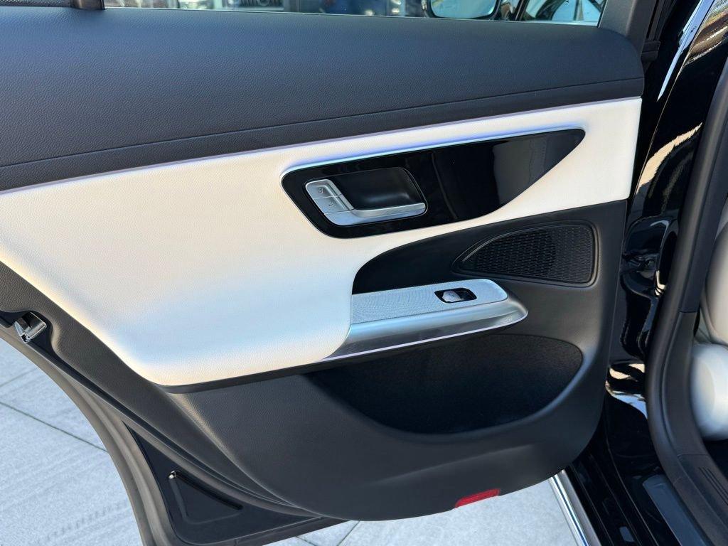 Used 2025 Mercedes-Benz E 350 Sedan image 23