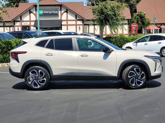 New 2026 Chevrolet Trax RS w/ Driver Confidence Package FWD image 3