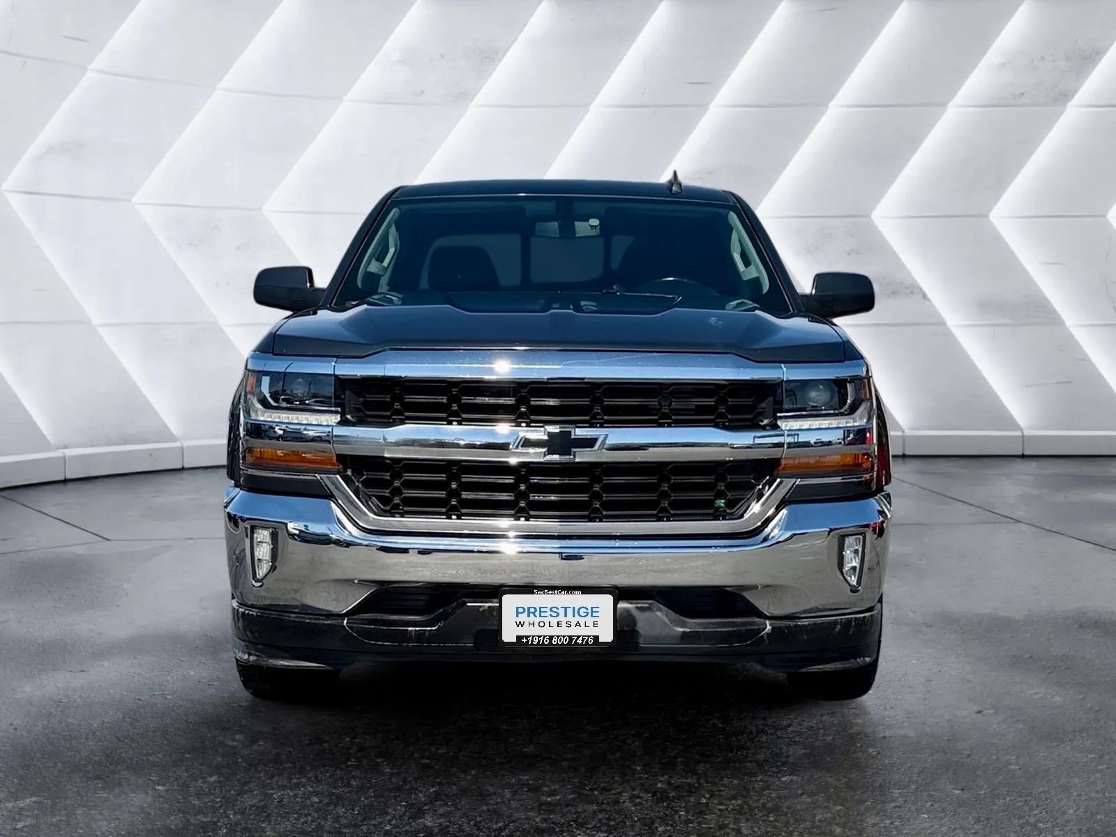 Used 2018 Chevrolet Silverado 1500 LT w/ All Star Edition RWD image 2