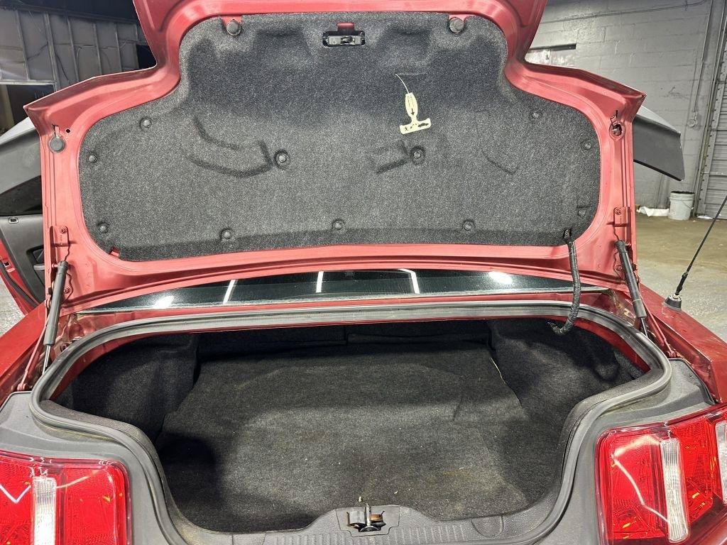 Used 2010 Ford Mustang Premium RWD image 24