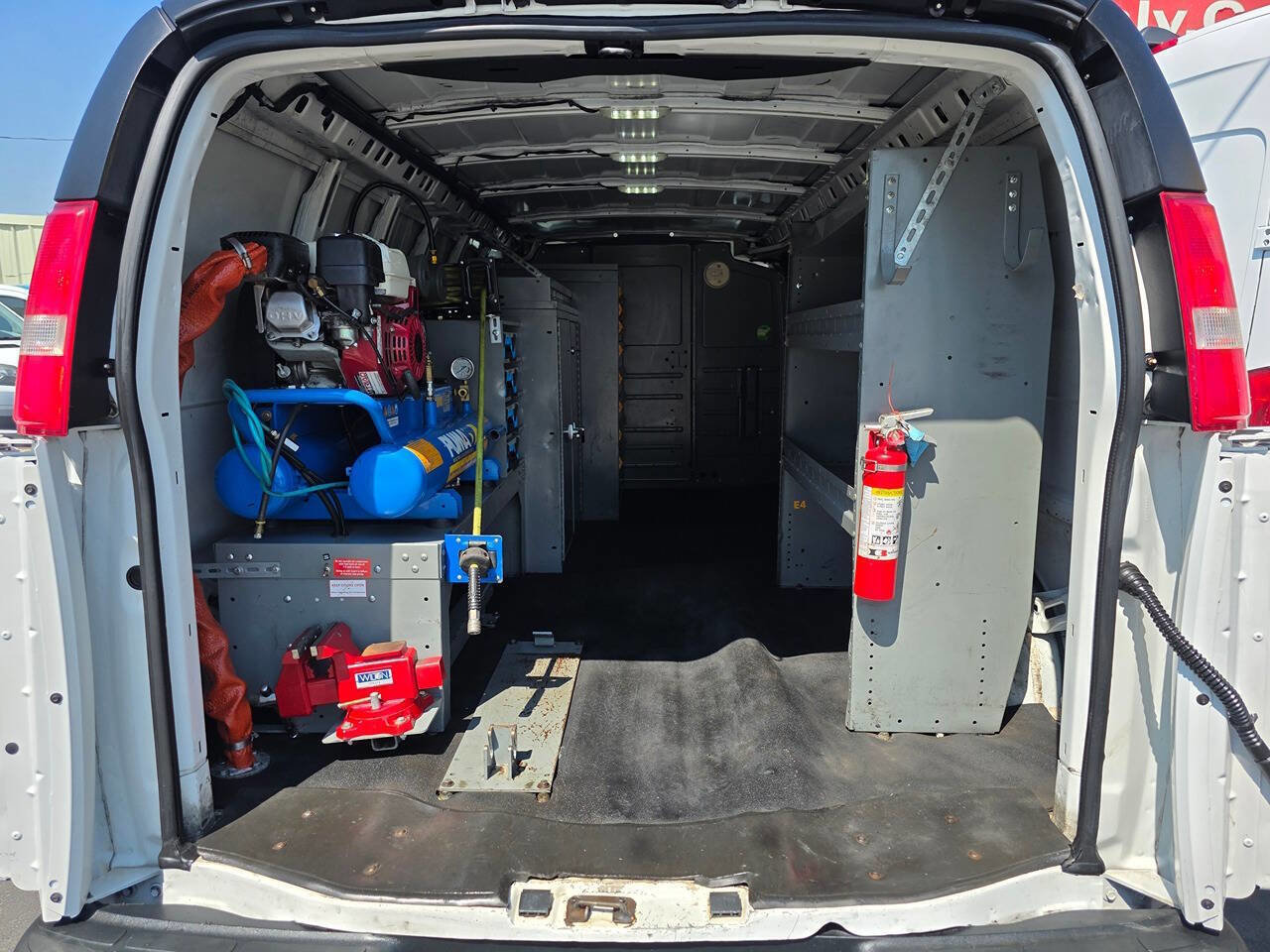 Used 2019 Chevrolet Express 3500 Extended w/ Driver Convenience Package RWD image 10