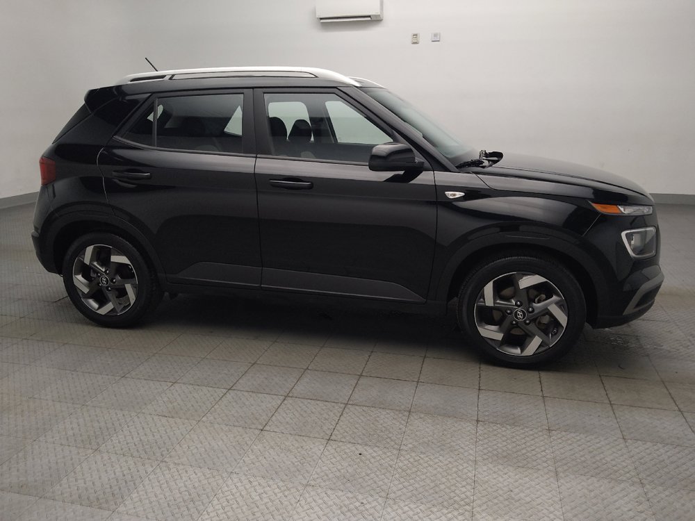 Used 2025 Hyundai Venue SEL FWD image 11