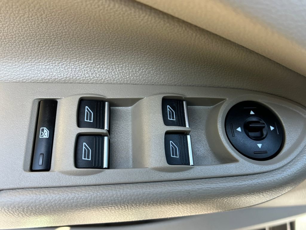 Used 2017 Ford Escape Titanium AWD/4WD image 13