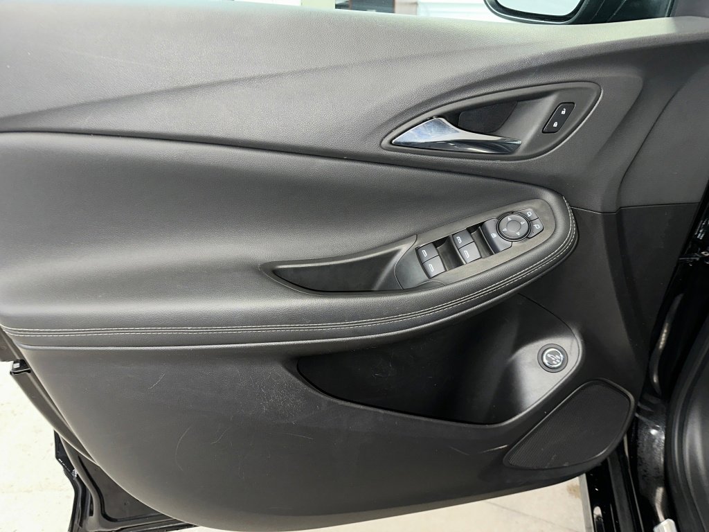 Certified 2023 Buick Encore GX Select w/ Sport Touring Package image 7