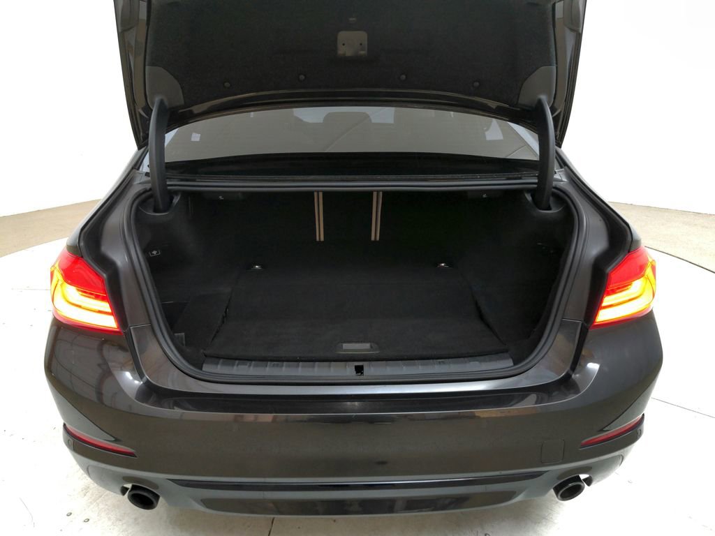 Used 2020 BMW 530e xDrive w/ Convenience Package AWD/4WD image 32