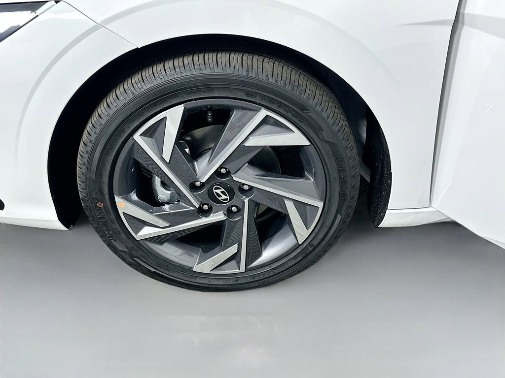 New 2026 Hyundai Elantra Limited image 22