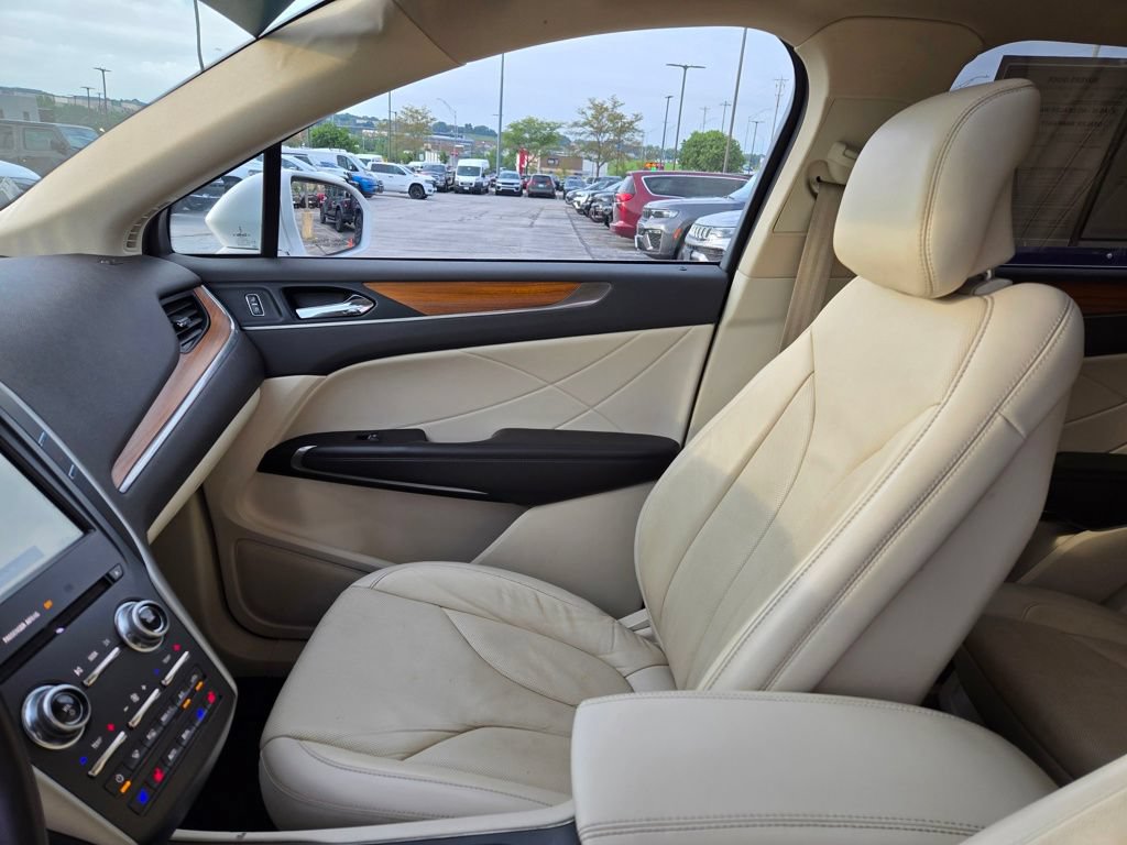 Used 2016 Lincoln MKC Reserve w/ Lincoln MKC Climate Package FWD image 25