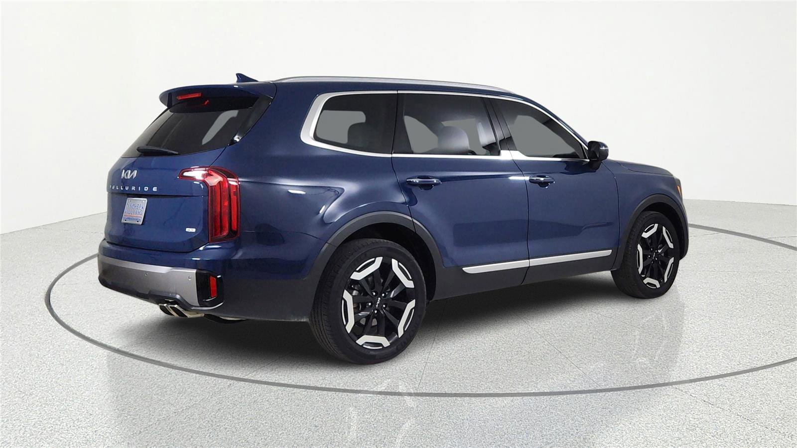 Used 2025 Kia Telluride S image 4