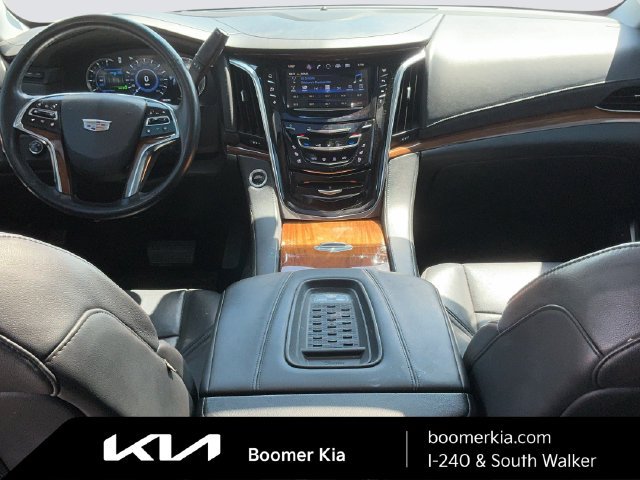 Used 2016 Cadillac Escalade Luxury AWD/4WD image 15