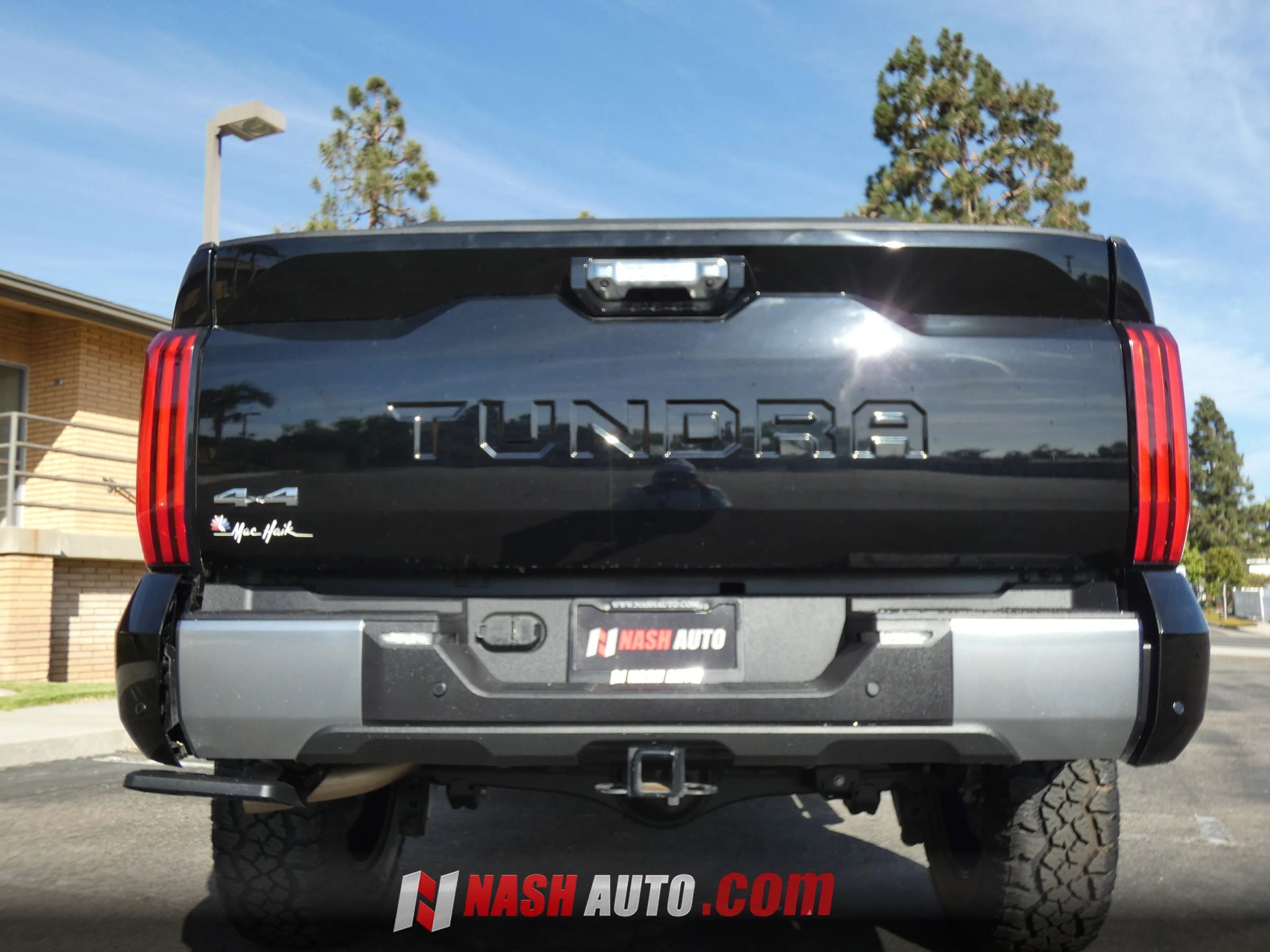 Used 2024 Toyota Tundra Limited w/ Power Package AWD/4WD image 11