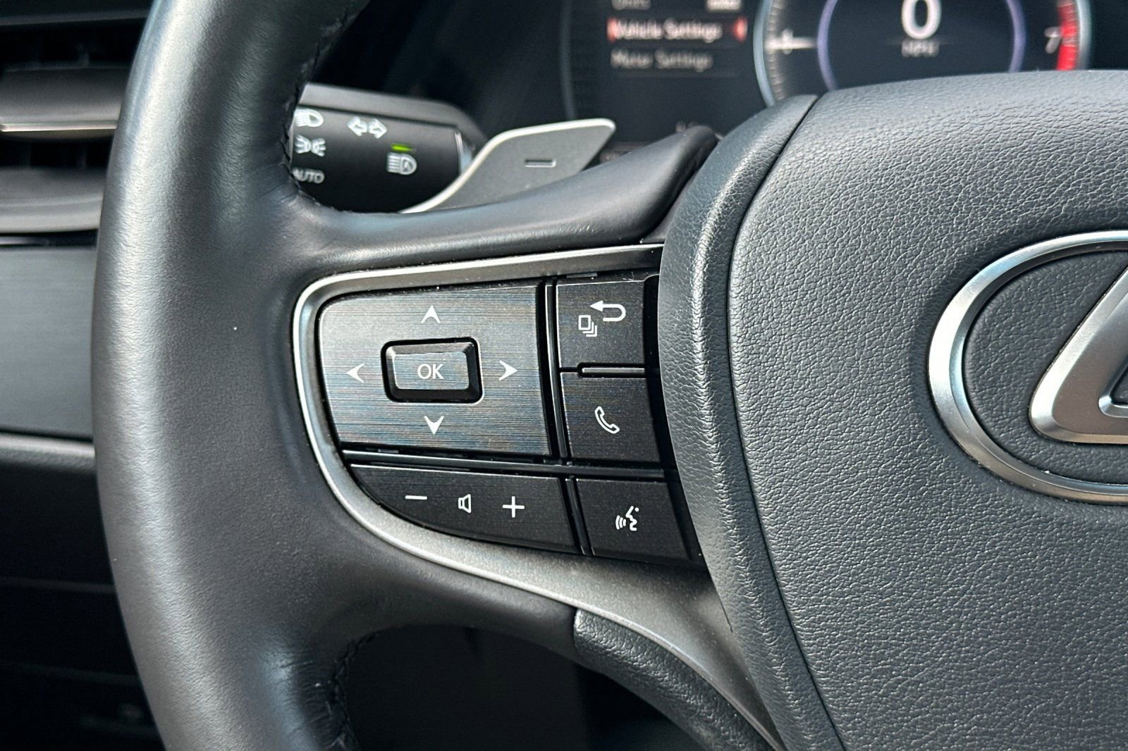 Used 2024 Lexus ES 350 w/ Accessory Package (Z2) image 30