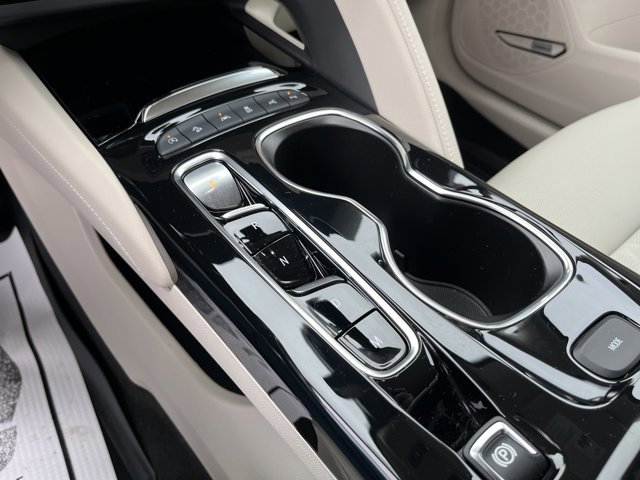 Used 2023 Buick Envision Avenir image 22