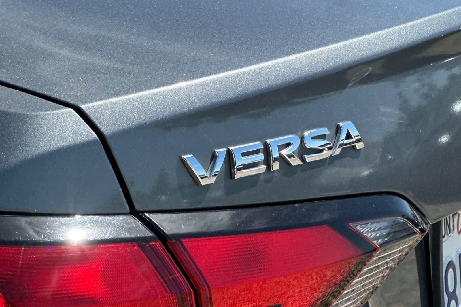Used 2020 Nissan Versa S FWD image 33
