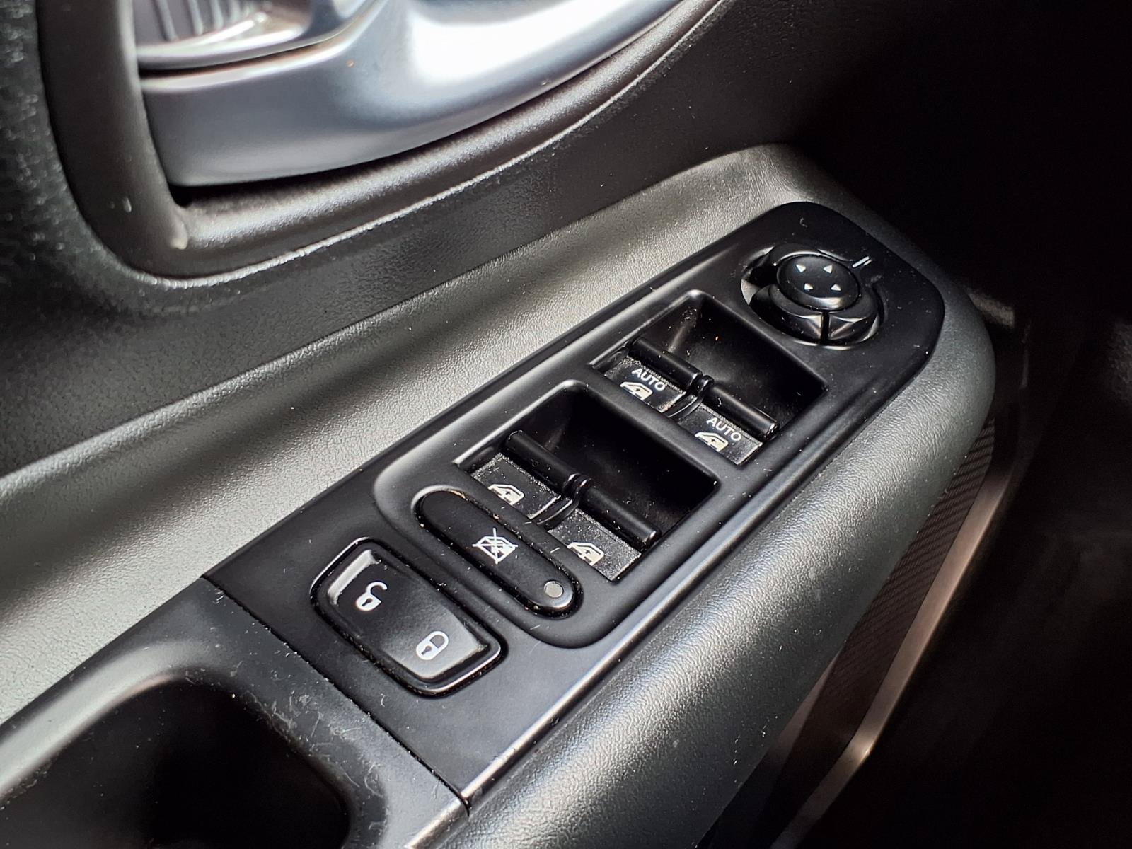 Used 2022 Jeep Renegade Latitude AWD/4WD image 10