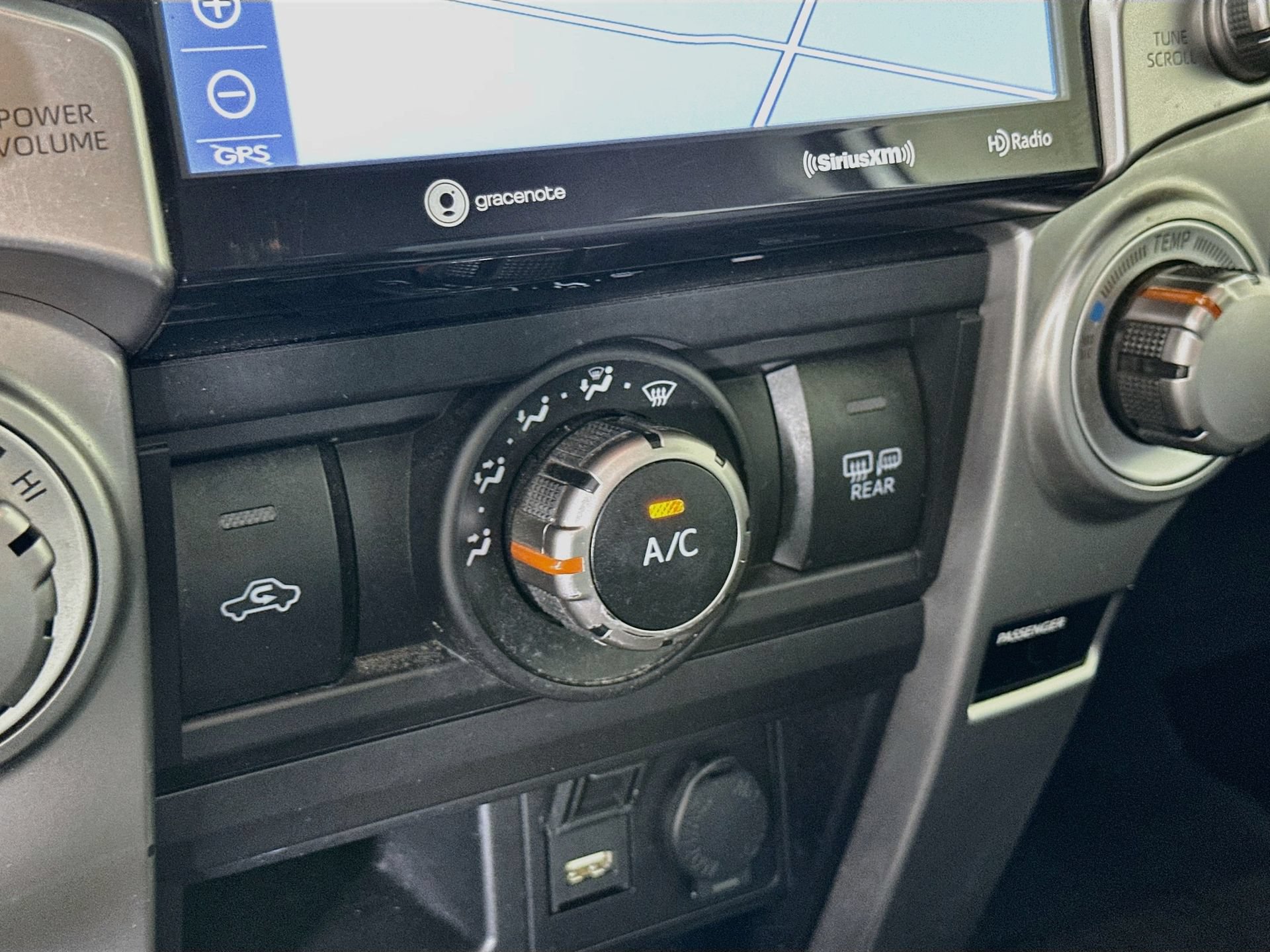 Used 2020 Toyota 4Runner SR5 Premium w/ Moonroof Package AWD/4WD image 17