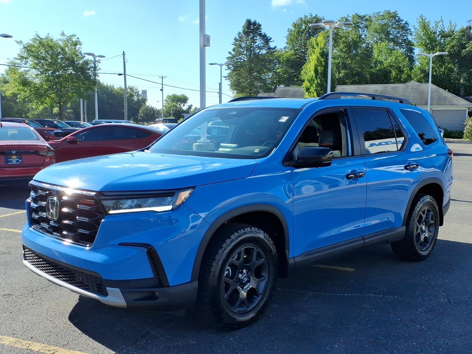 Certified 2024 Honda Pilot TrailSport image 3