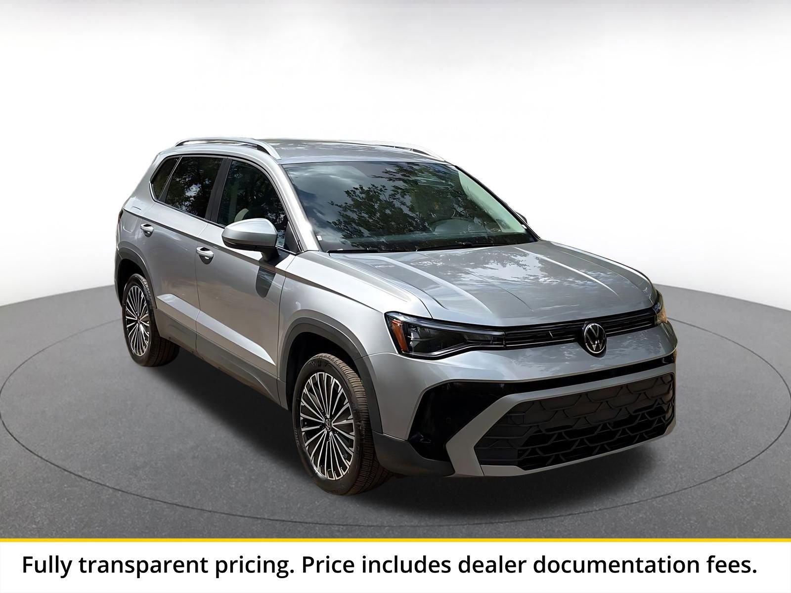 Used 2025 Volkswagen Taos SE FWD image 1