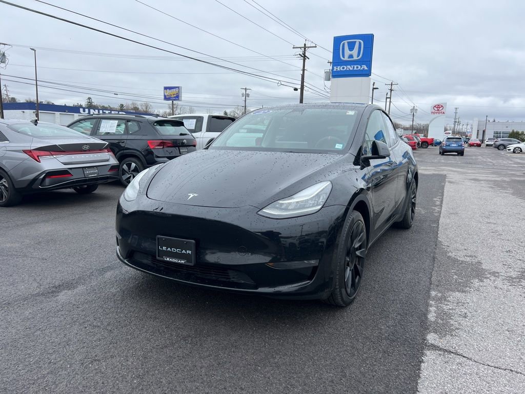 Used 2022 Tesla Model Y Long Range image 1