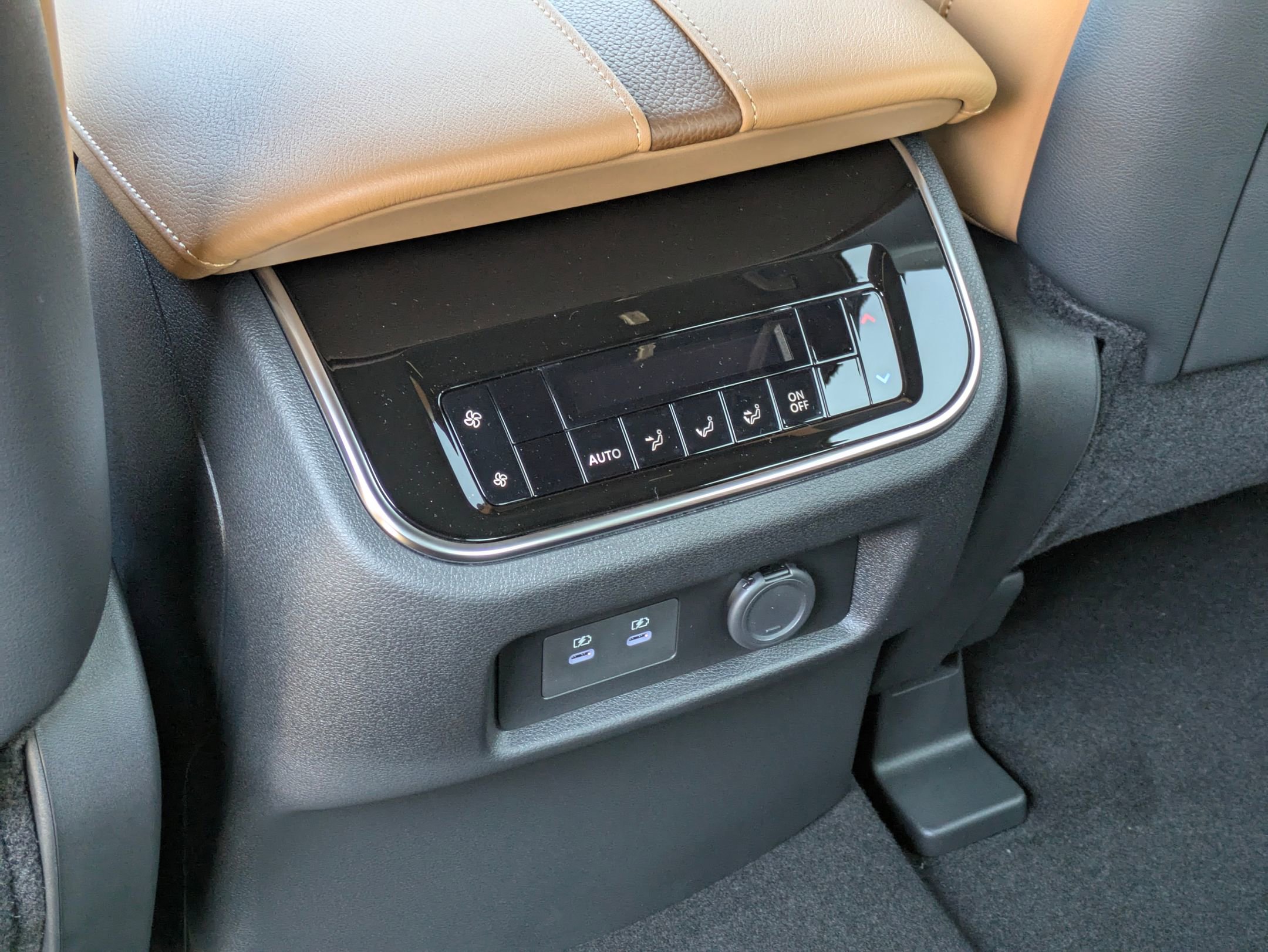 New 2026 Nissan Armada SL image 19
