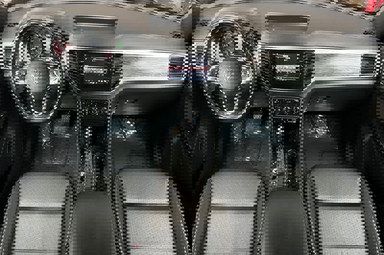 Used 2021 Volkswagen Atlas Cross Sport SE image 3