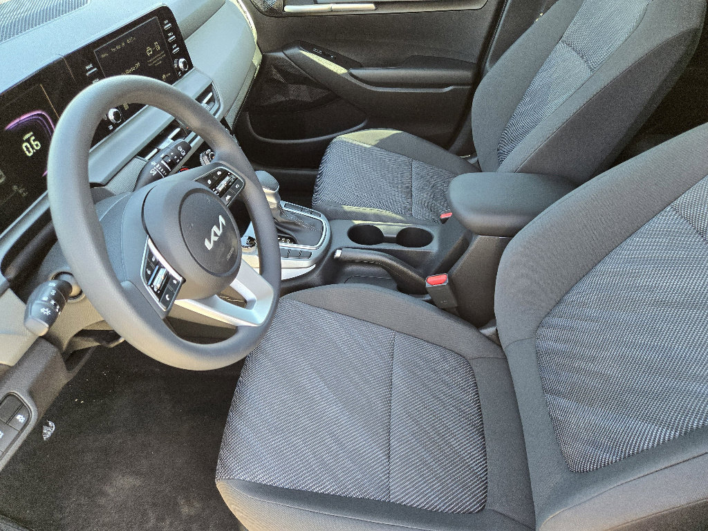 New 2026 Kia Seltos LX image 9