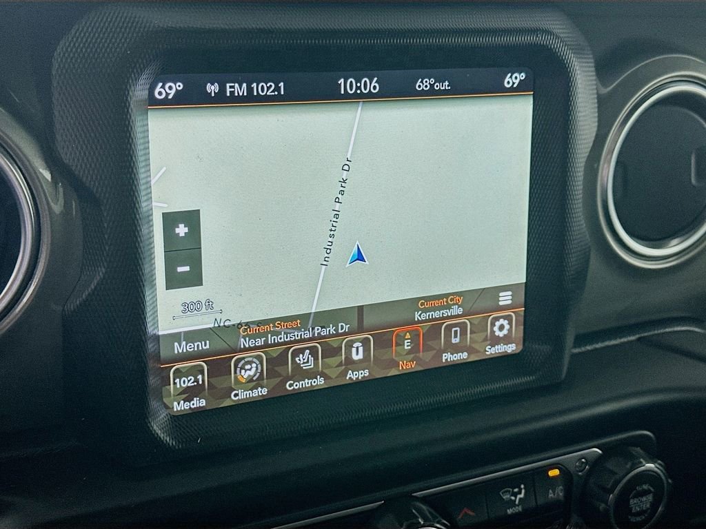 Used 2022 Jeep Wrangler Unlimited Sahara w/ Cold Weather Group image 19