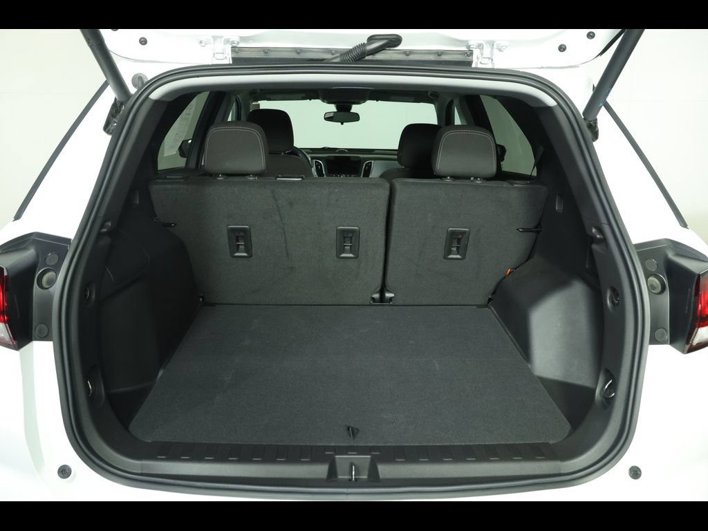 Certified 2024 Chevrolet Equinox LT FWD image 13