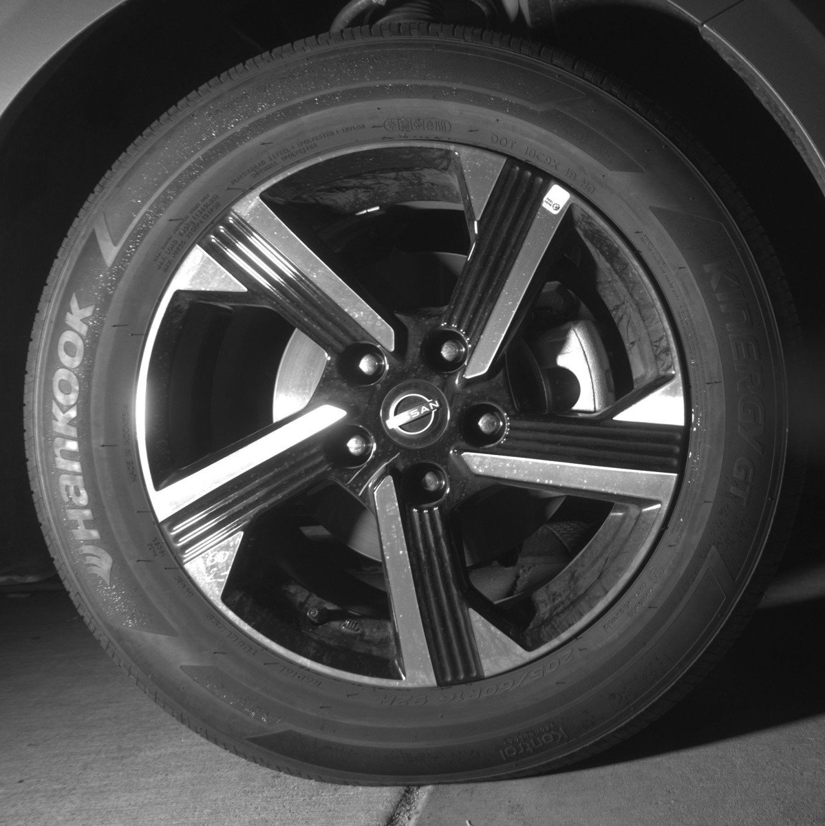 Used 2025 Nissan Sentra SV FWD image 13