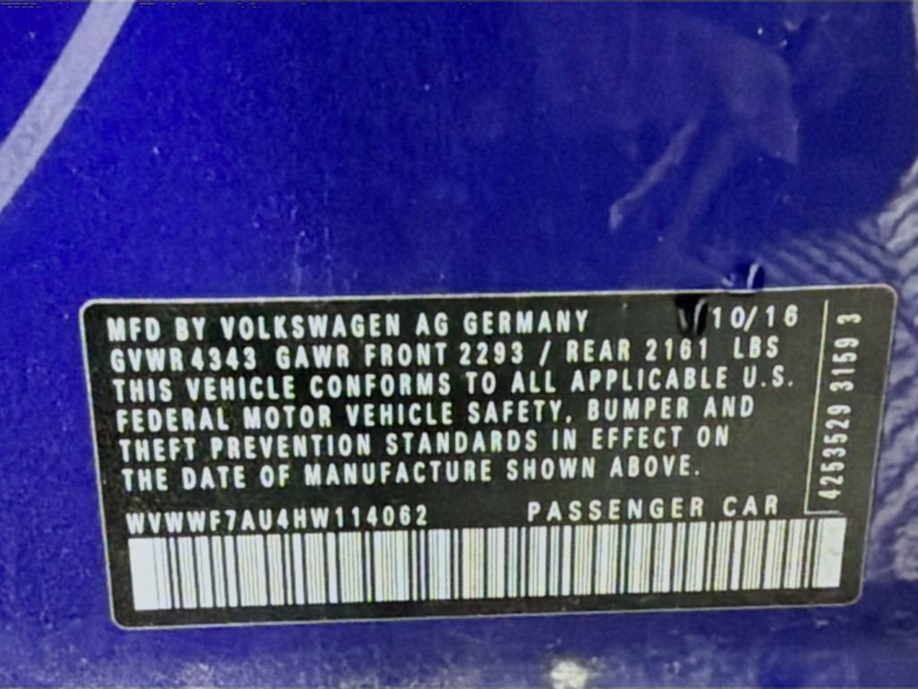 Used 2017 Volkswagen Golf R 4-Door image 32