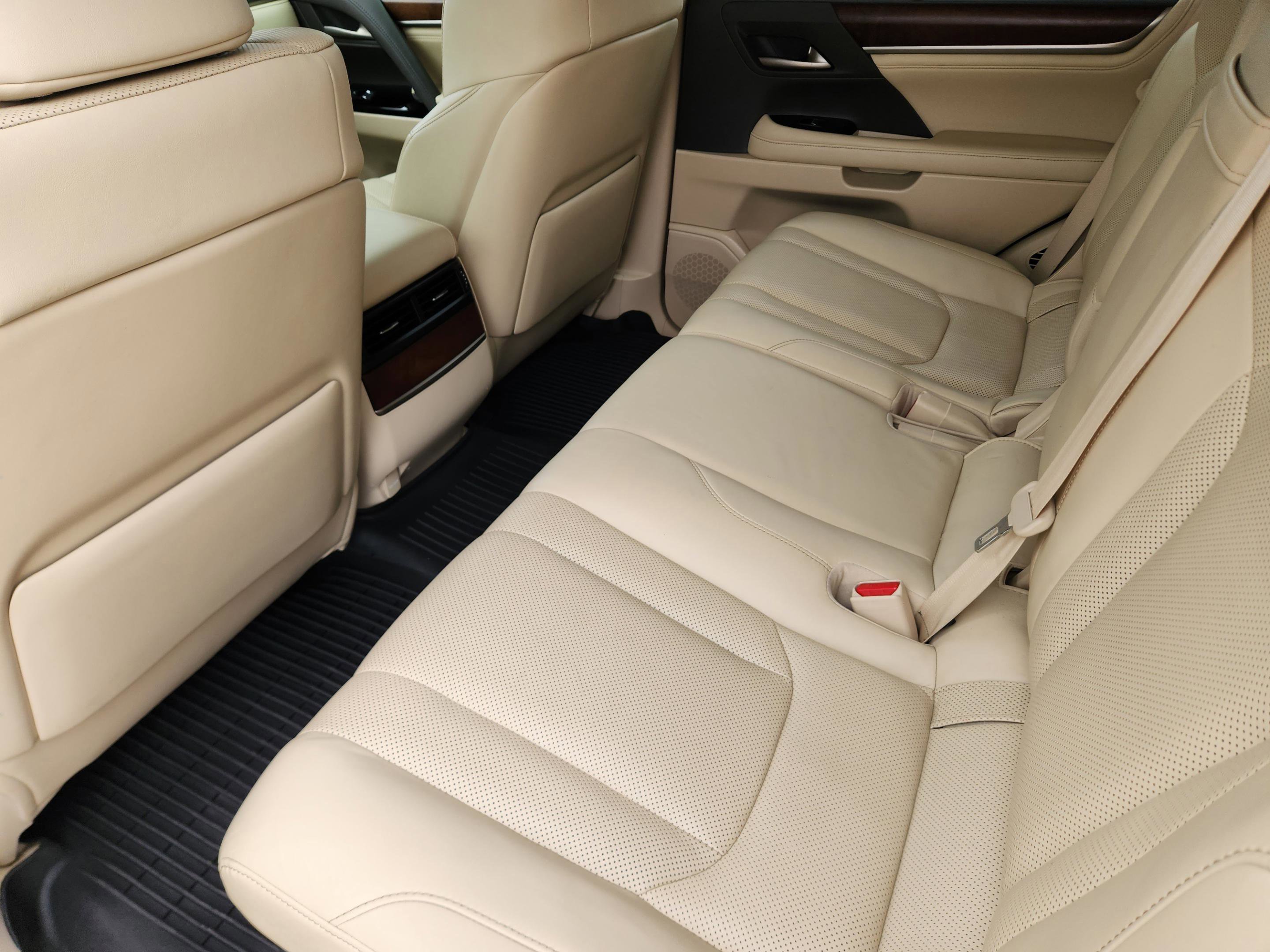 Certified 2021 Lexus LX 570 4WD w/ Luxury Package image 29