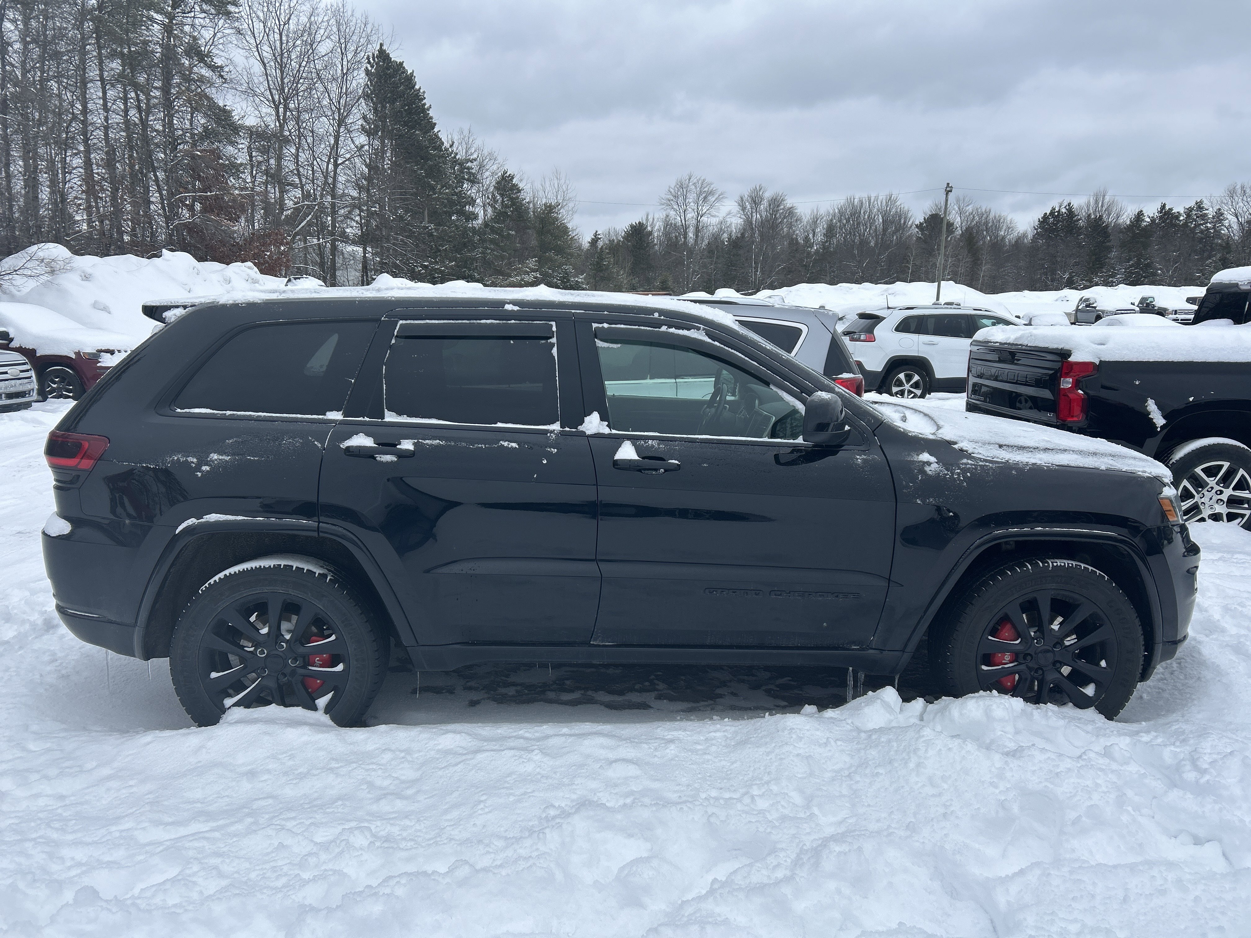 Used 2018 Jeep Grand Cherokee Altitude image 3