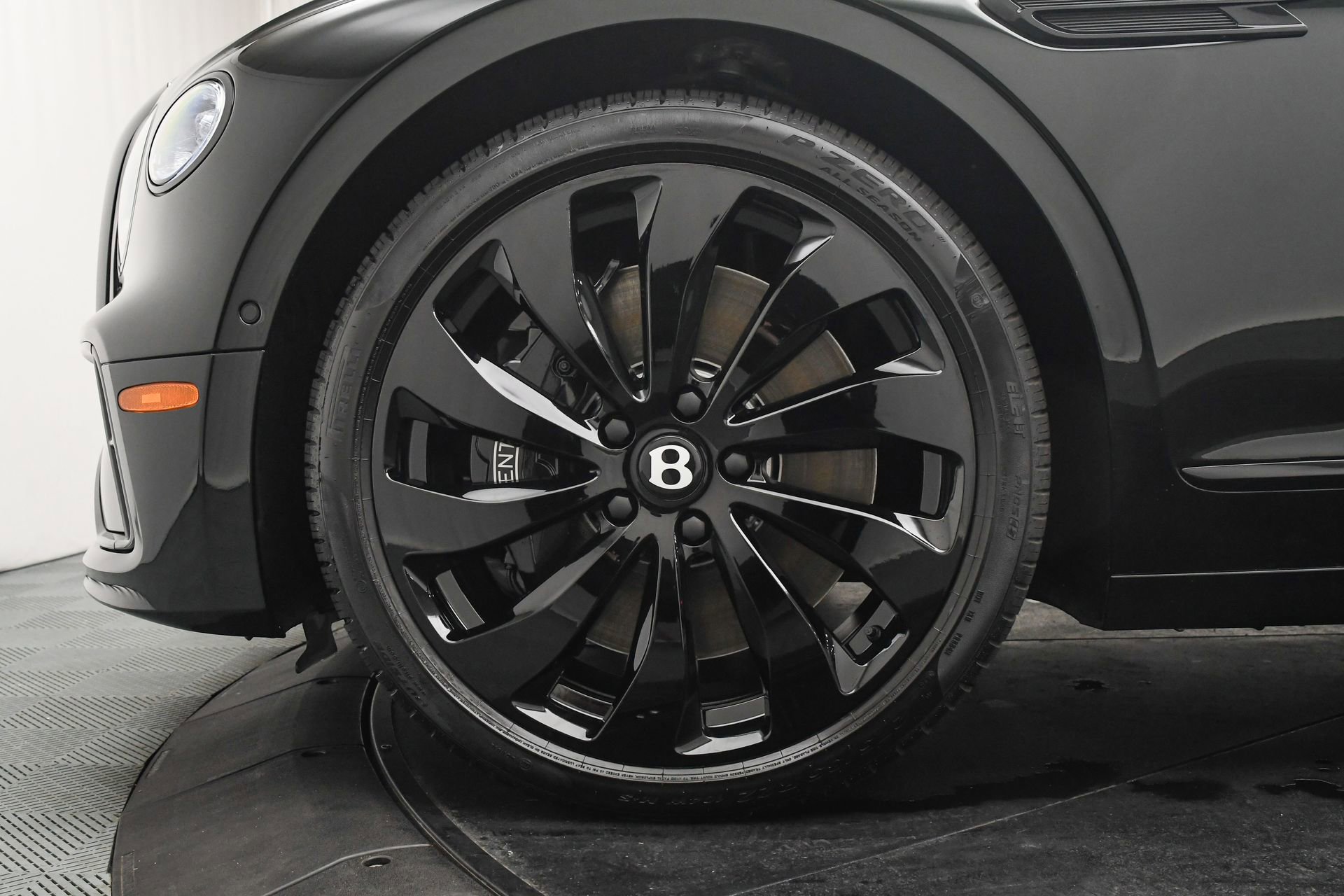 New 2026 Bentley Flying Spur Plug-In Hybrid AWD/4WD image 6