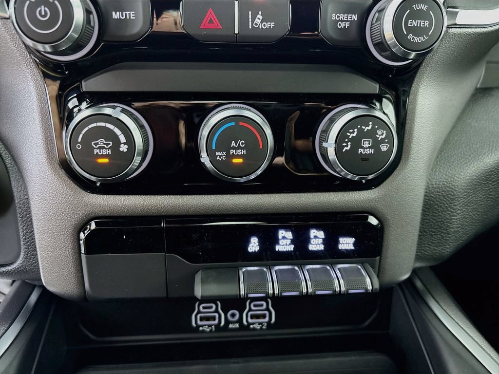 New 2026 RAM 1500 Express AWD/4WD image 13