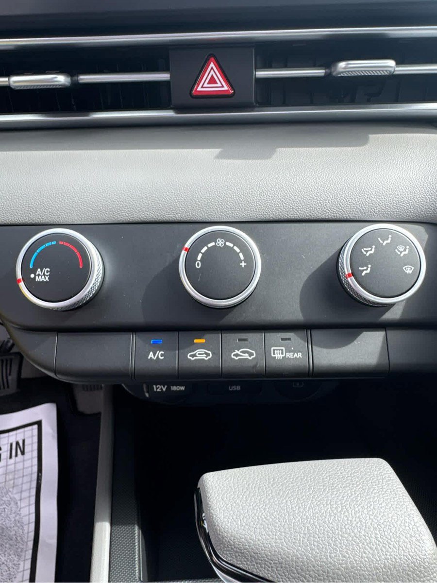 New 2026 Hyundai Elantra SE FWD image 31