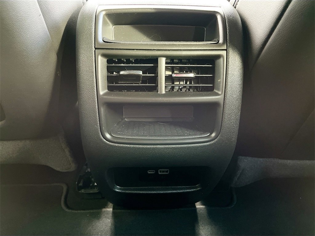 Used 2024 Cadillac XT5 Premium Luxury w/ Technology Package image 28