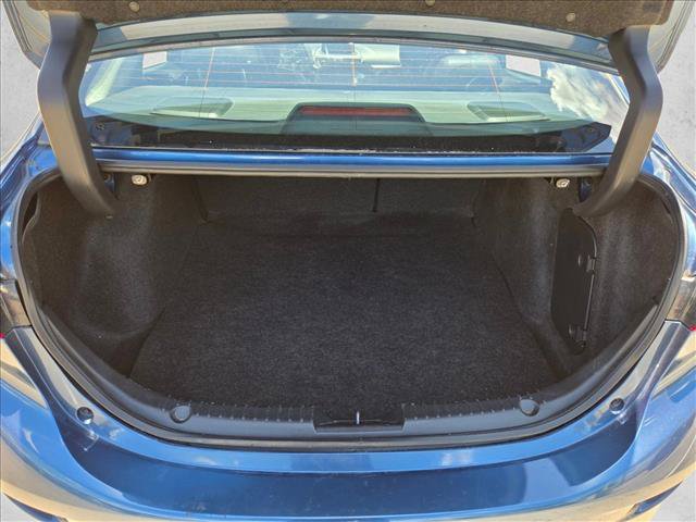 Used 2018 MAZDA MAZDA3 Touring FWD image 6