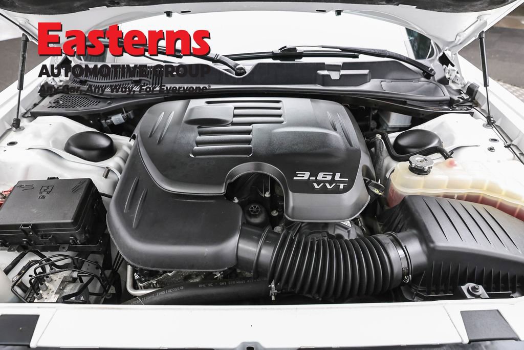 Used 2022 Dodge Challenger SXT image 7