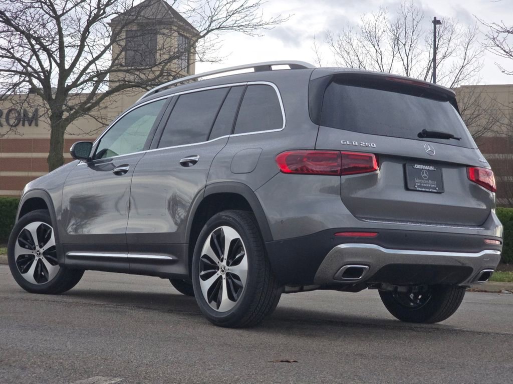 New 2026 Mercedes-Benz GLB 250 4MATIC image 14