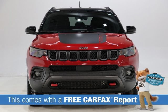 Used 2023 Jeep Compass Trailhawk w/ Trailhawk Convenience Group AWD/4WD image 2