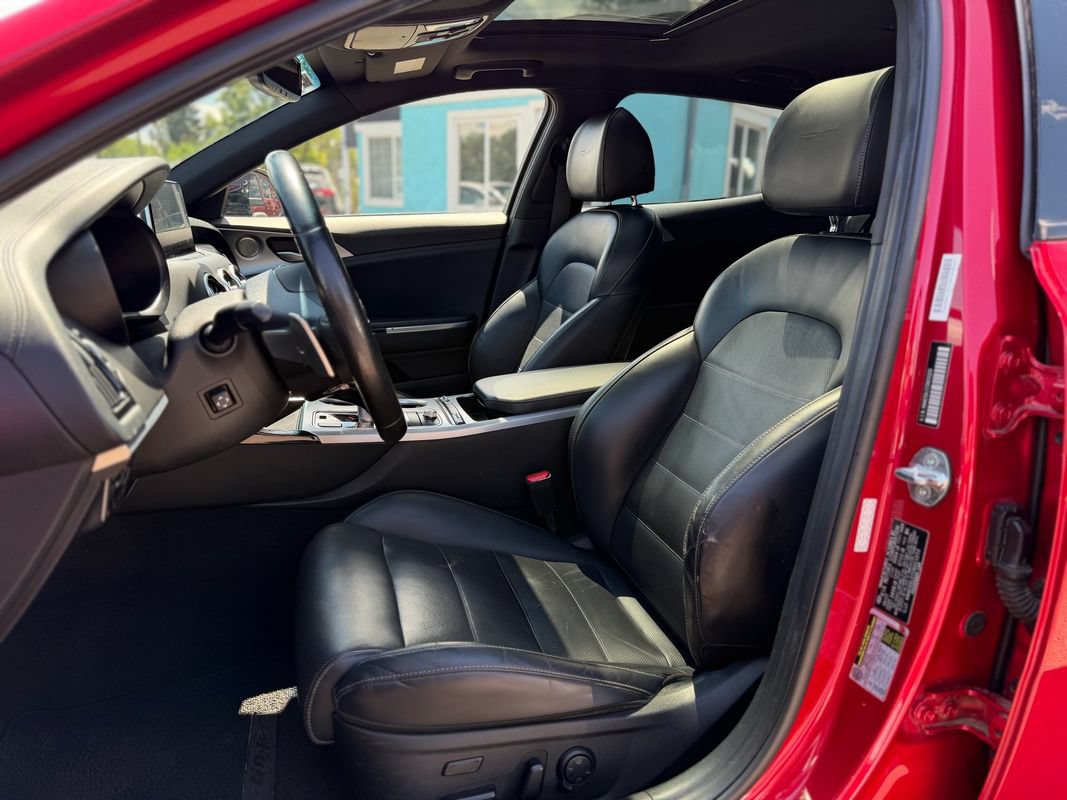 Used 2018 Kia Stinger GT2 RWD image 13