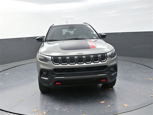 Used 2024 Jeep Compass Trailhawk image 3