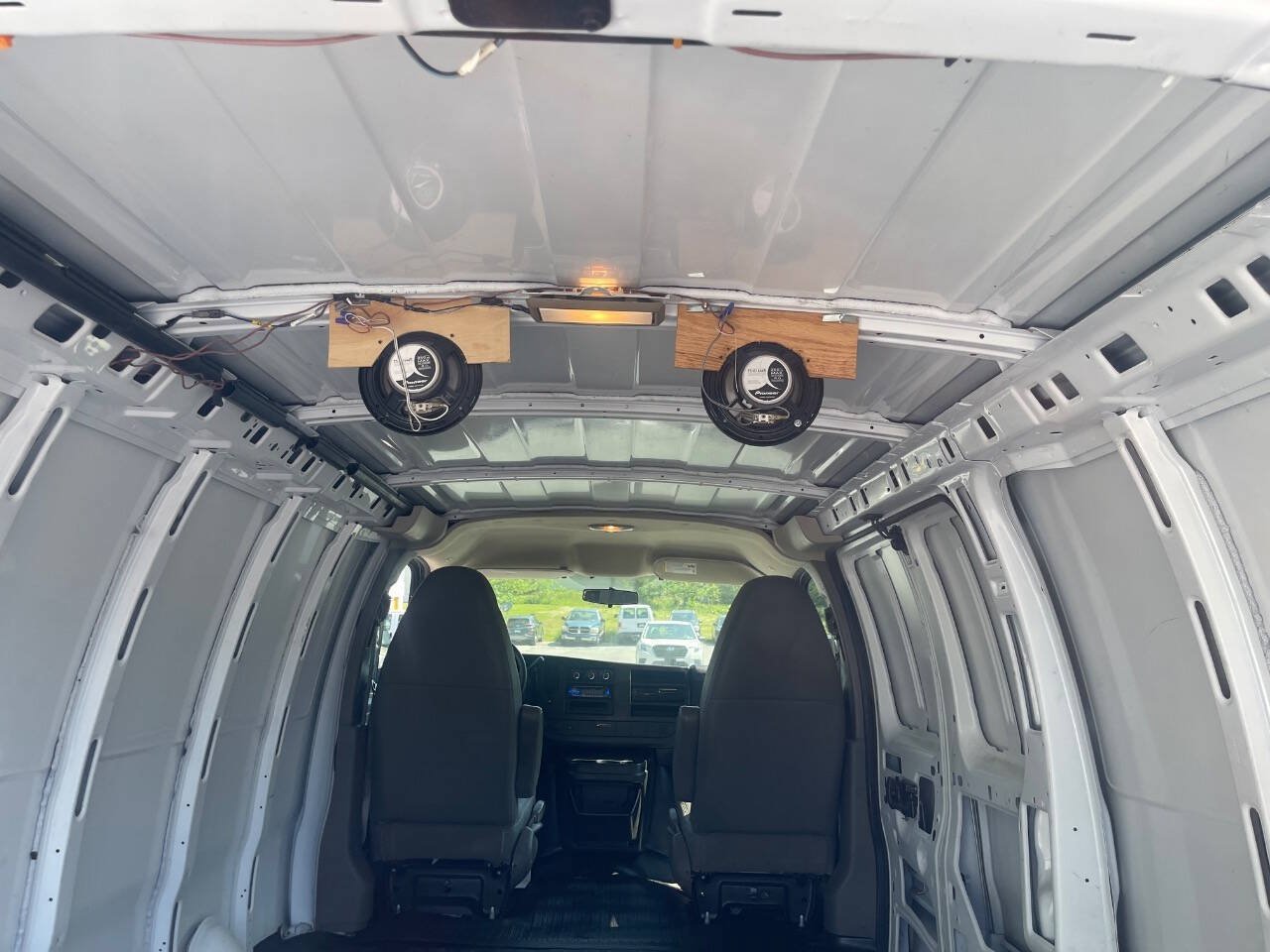 Used 2012 Chevrolet Express 1500 RWD image 17
