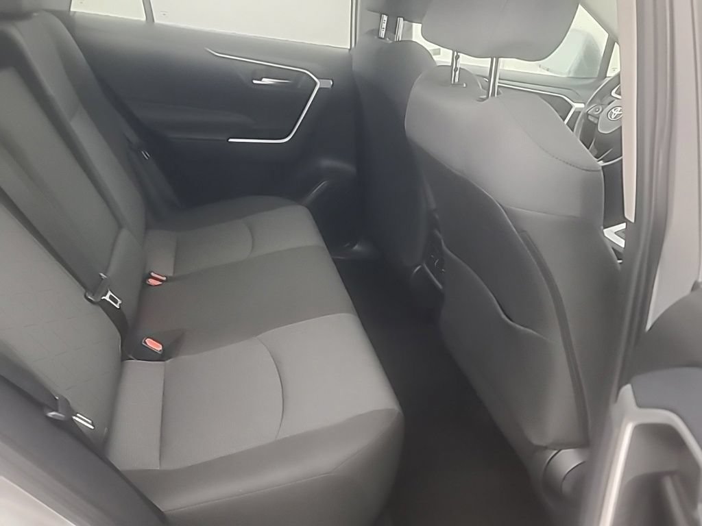 Used 2025 Toyota RAV4 XLE AWD/4WD image 17