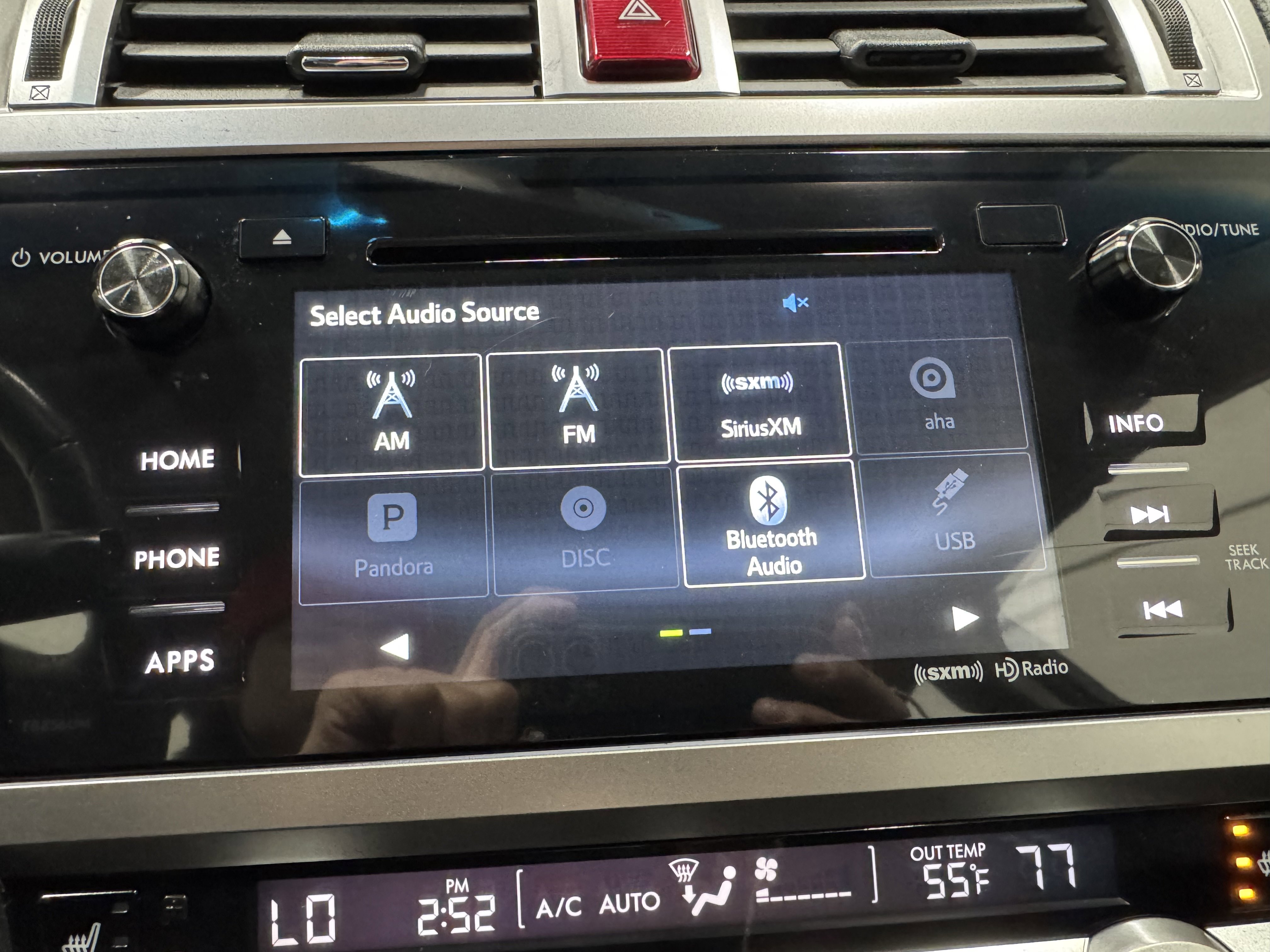 Used 2017 Subaru Legacy 2.5i Premium AWD/4WD image 4